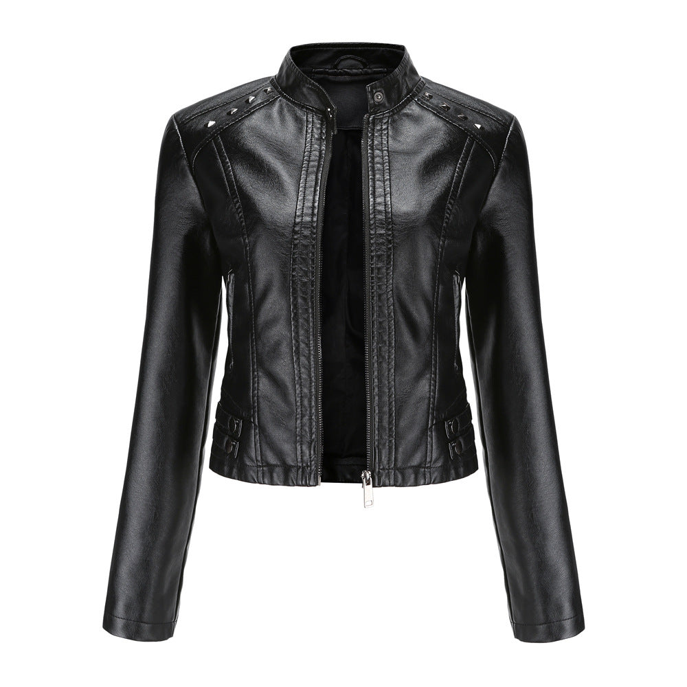 Veste Courte Cloutée en Similicuir – Col Montant & Coupe Slim