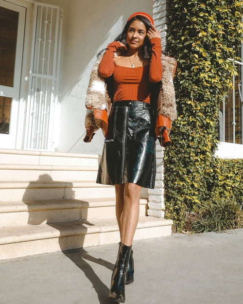 Jupe Crayon Zippée en Simili Cuir – Bordeaux