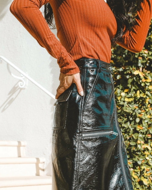 Jupe Crayon Zippée en Simili Cuir – Bordeaux