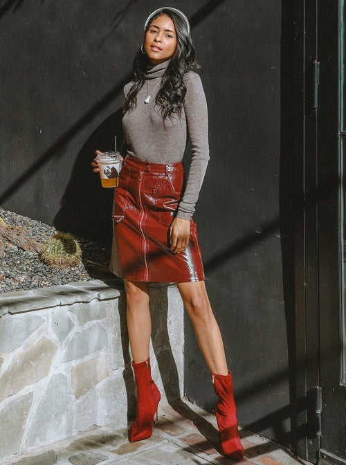 Jupe Crayon Zippée en Simili Cuir – Bordeaux