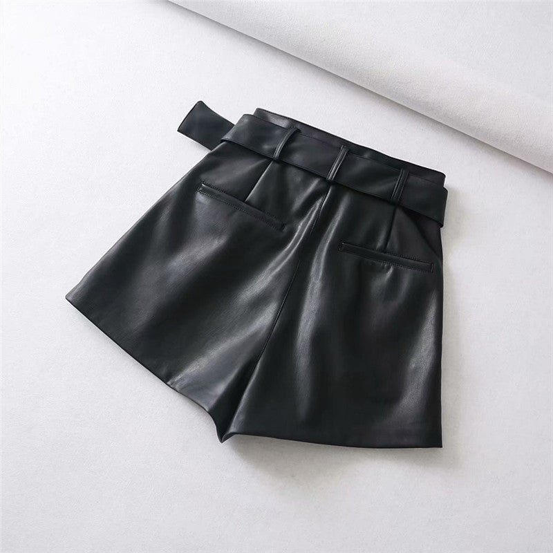 Bermuda Short Faux Cuir Taille Haute – Noir & Rouge