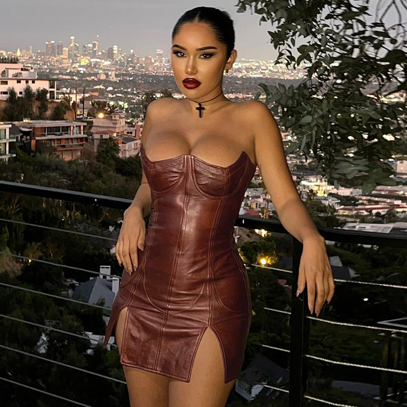 Robe Épaules Nues en Similicuir – Coupe Enveloppante & Silhouette Sculptée