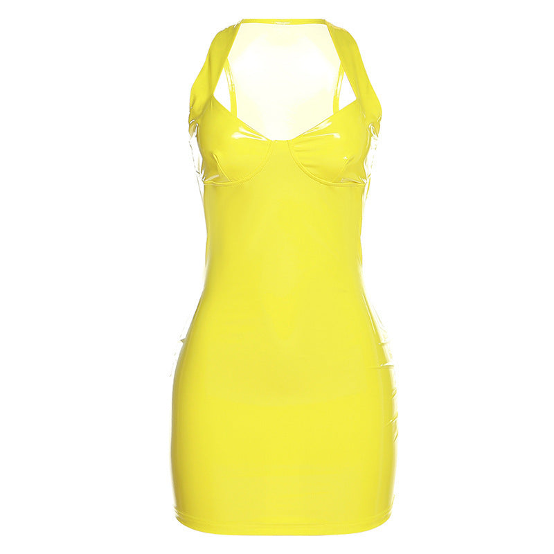 Robe Bretelles PU Cuir Brillant — Taille Cinée & Coupe Gainante