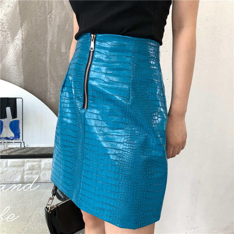 Ensemble Faux Cuir Verni Bleu – Veste Loose & Jupe Assortie