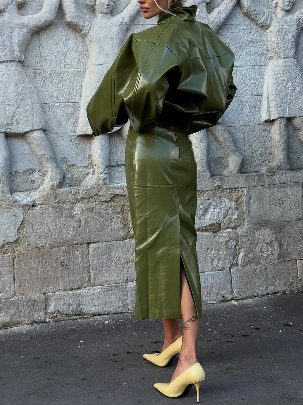 Ensemble Faux Cuir – Veste & Jupe Midi (Vert Kaki, Marron, Rouge)