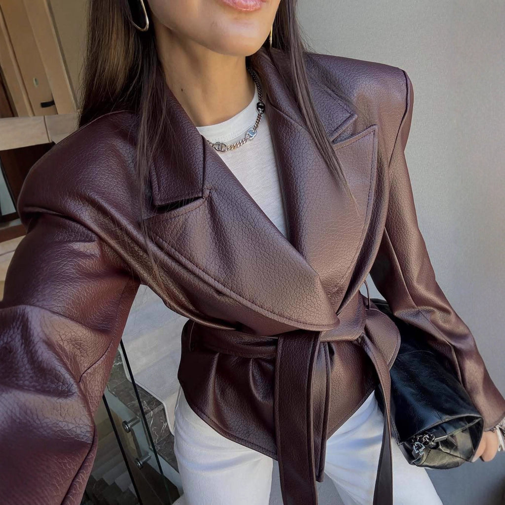 Veste Moto Similicuir à Sangles – Coupe Structurée & Allure Fatale