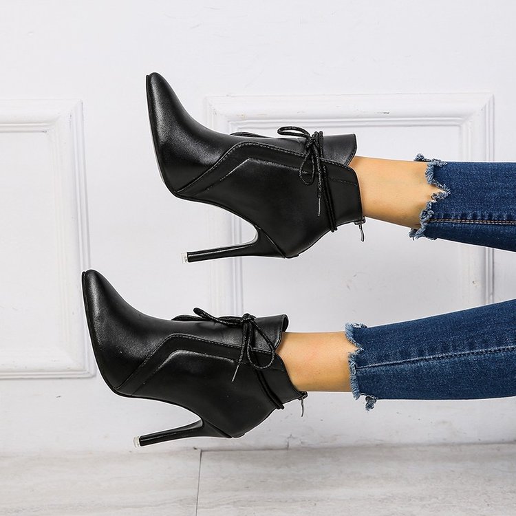 Boots Stiletto Bout Pointu à Lacets — Impermeéables
