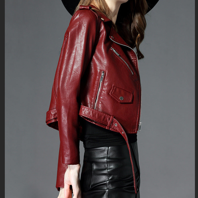Veste Courte Slim en Similicuir – Coupe Structurée & Allure Chic