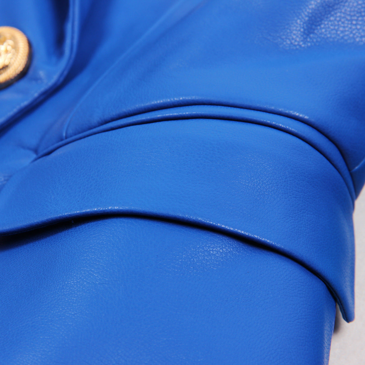 Veste Costume en Similicuir – Coupe Slim & Fourrure Artificielle