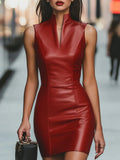 Robe Ultra-Courte Similicuir Col Droit – Sans Manches & Plissée