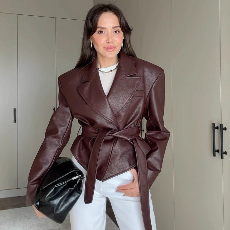 Veste Moto Similicuir à Sangles – Coupe Structurée & Allure Fatale