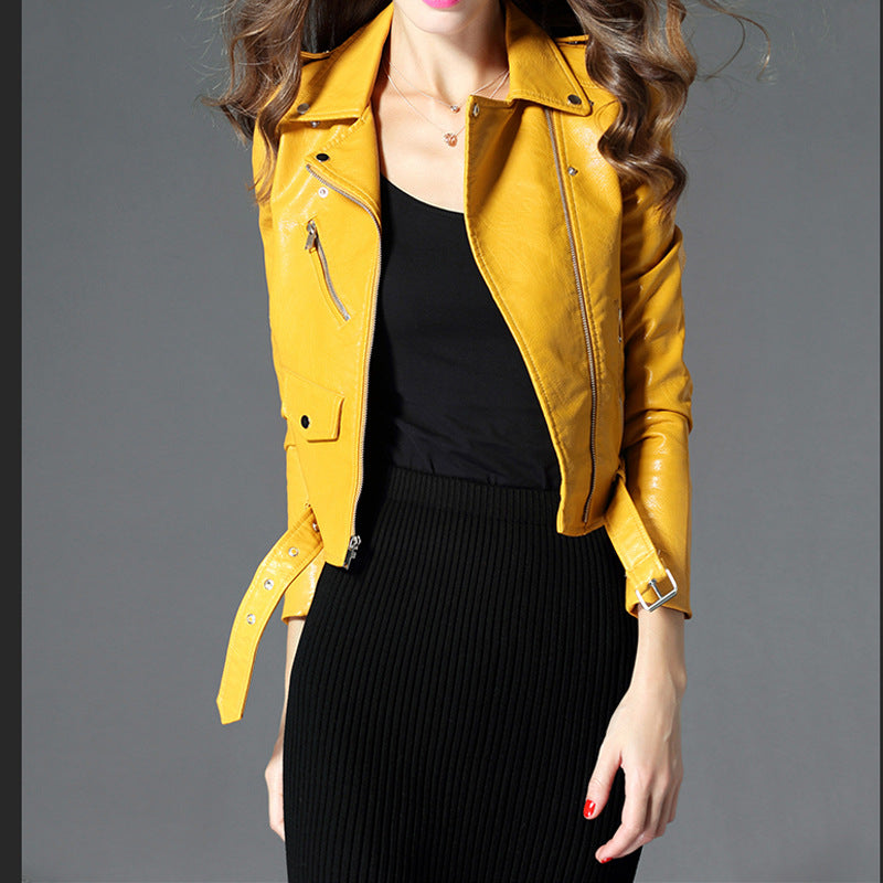 Veste Courte Slim en Similicuir – Coupe Structurée & Allure Chic